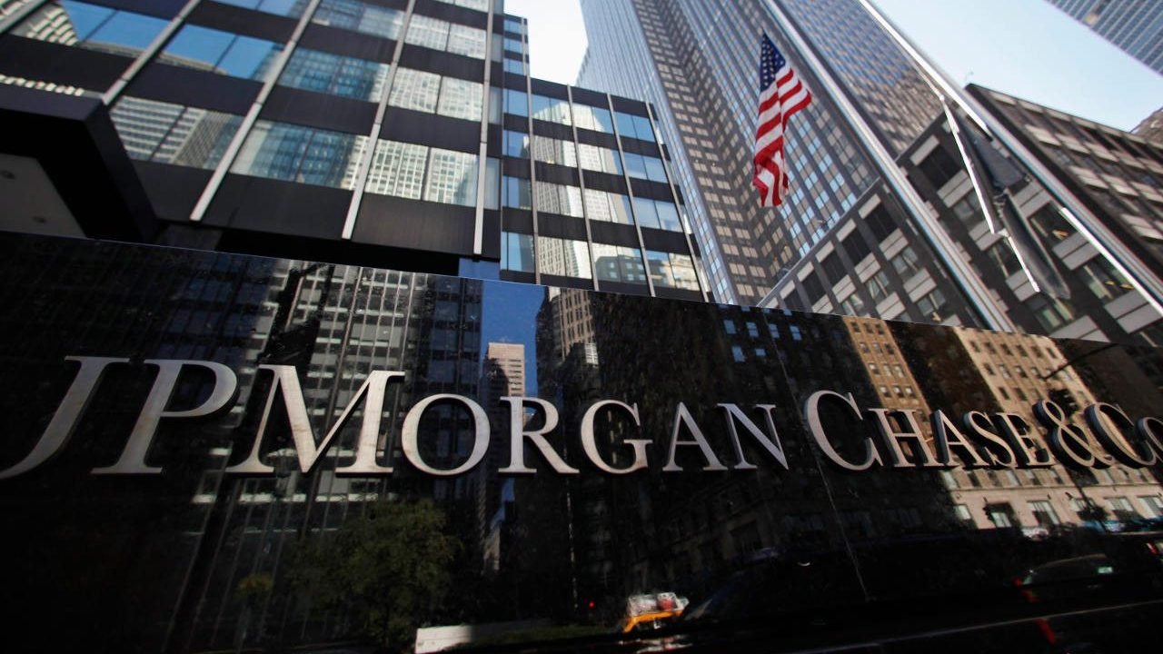 JPMorgan’s profit exceeded estimates on strengthening investment banking