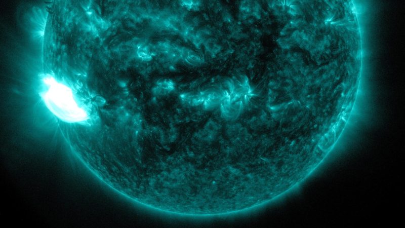 They recorded a strong glow fired from the sun (video)