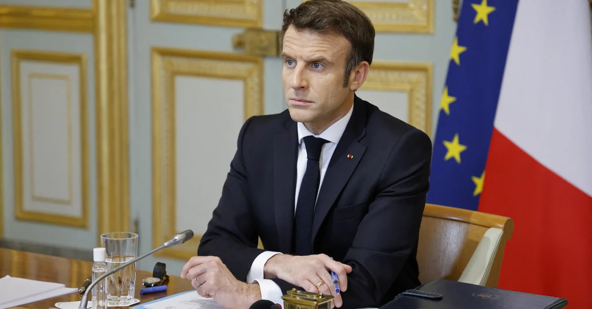 Macron called on Putin to stop military operations in Ukraine