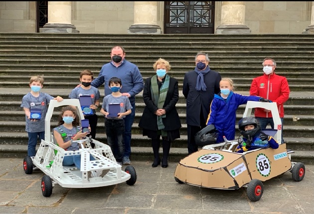 Llodio hosts an electric car race made by kids from 9 to 11 years old