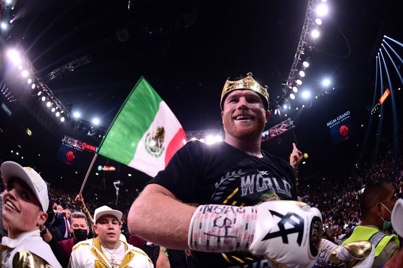 Canelo Alvarez was honored for his undisputed title win at 168 pounds (Photo: Joe Camporeale/REUTERS)