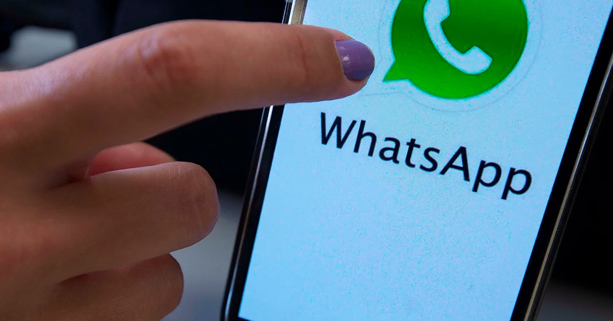 How to activate the secret camera for WhatsApp