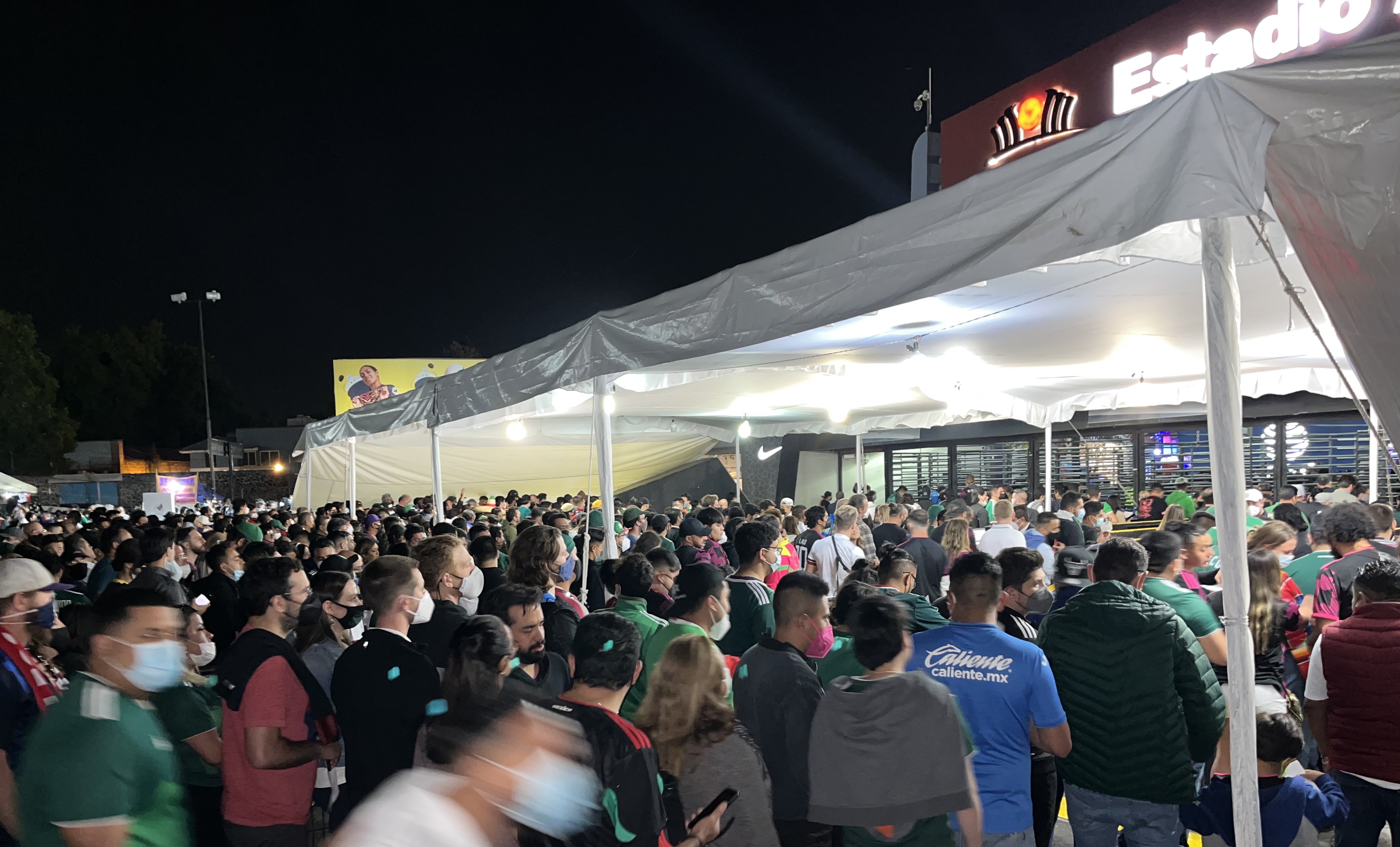 Access to the turnstiles of the Azteca stadium ended about 50 minutes after Mexico's Clasico against the United States (Photo: Carlos Alberto Perez/Infobay)