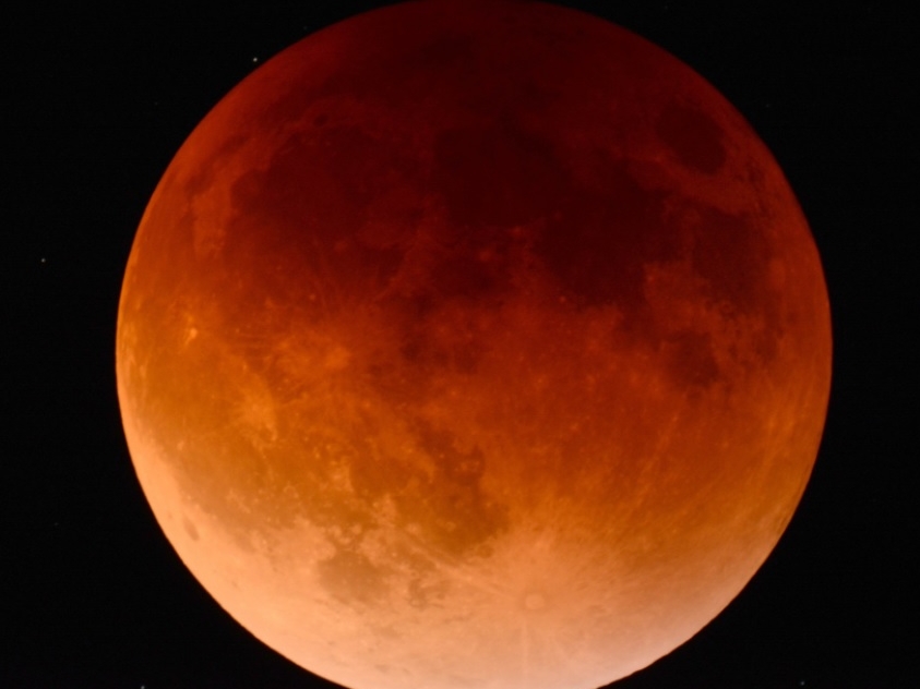 The moon turns red (Photo: UNU Institute of Astronomy)