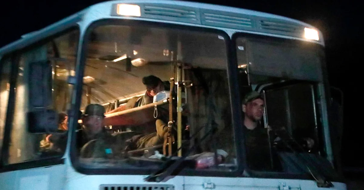 The end of the siege on the steel plants in Mariupol: they reported the evacuation of Ukrainian soldiers in buses