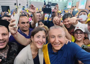 A file photo released by the press office of Ingrid Betancourt shows former Colombian presidential candidate Ingrid Betancourt with independent presidential candidate Rodolfo Hernandez, in Barranquilla, Colombia, on May 20, 2022.