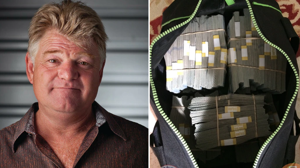 He bought a container for 500 dollars: he found a millionaire in it