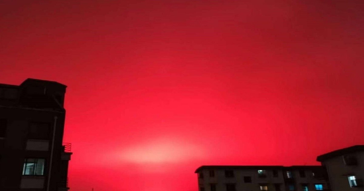 Sky dyed red: What disturbing phenomenon has caused fear in China?
