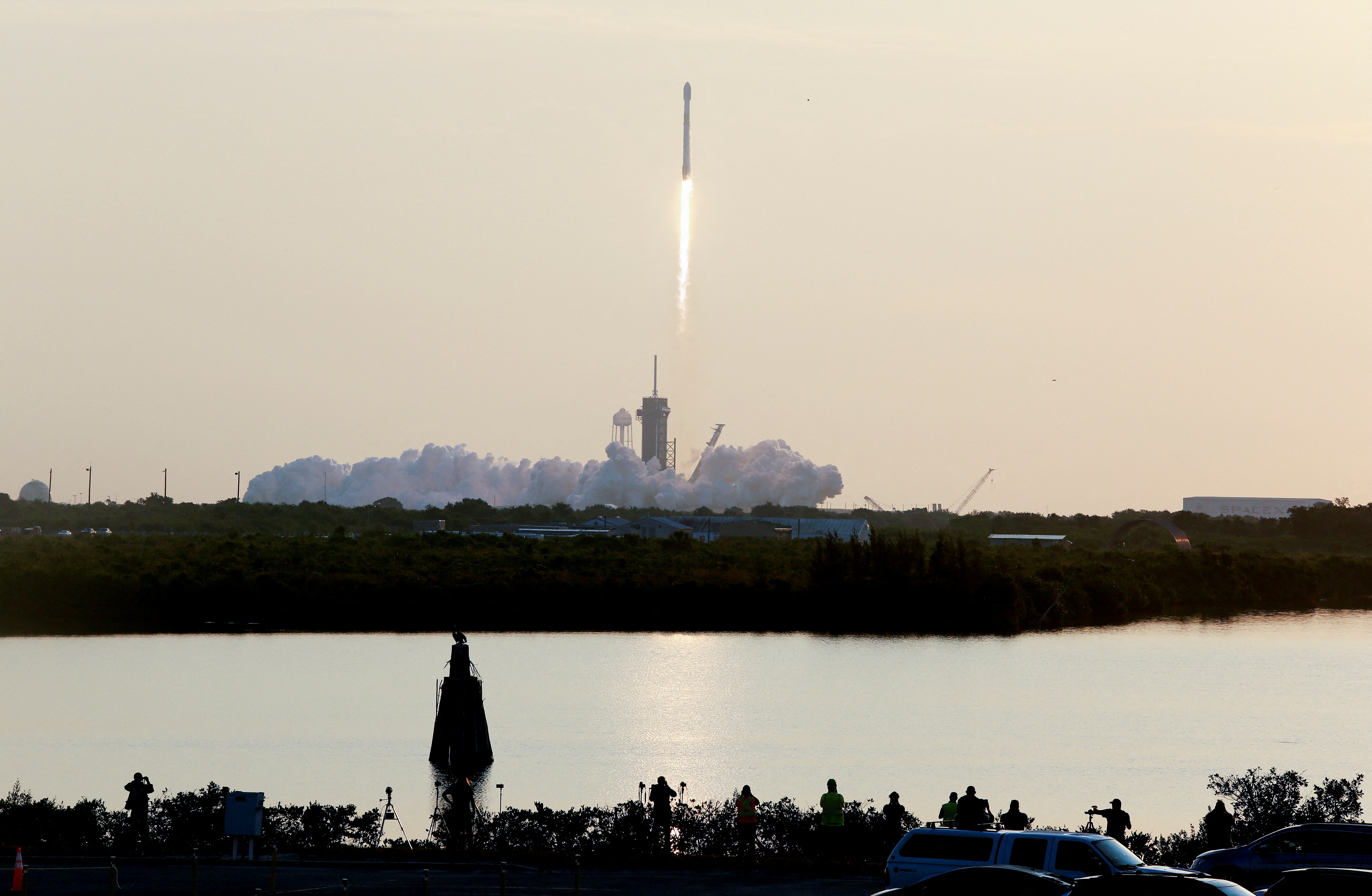 SpaceX sets records as space company looks to build new rockets for long-range missions (Reuters/Go Skipper)