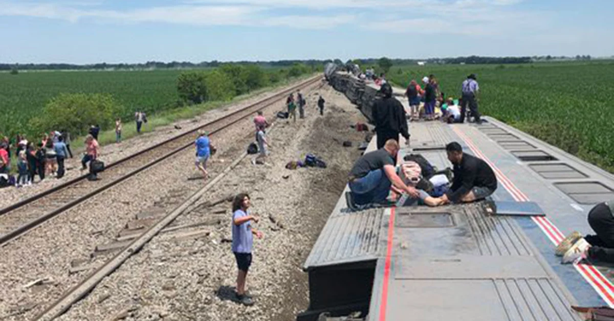 Train with 243 passengers derailed near Kansas City: at least three dead, 50 injured