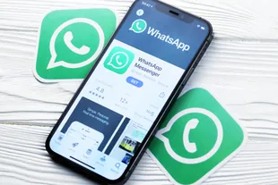 The WhatsApp alternative allows you to put your profile name blank 