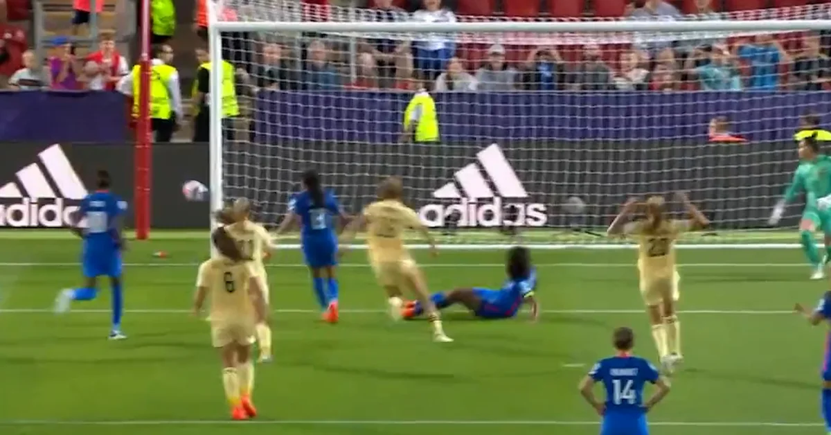 He missed a penalty kick, let the ball bounce and miss the free arc: French Renard’s mistake at the European Women’s Championship.