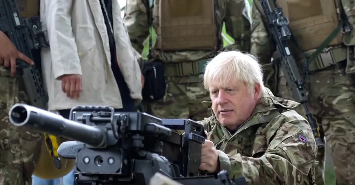 Boris Johnson tested an anti-tank missile launcher and trained with Ukrainian forces undergoing training in the UK