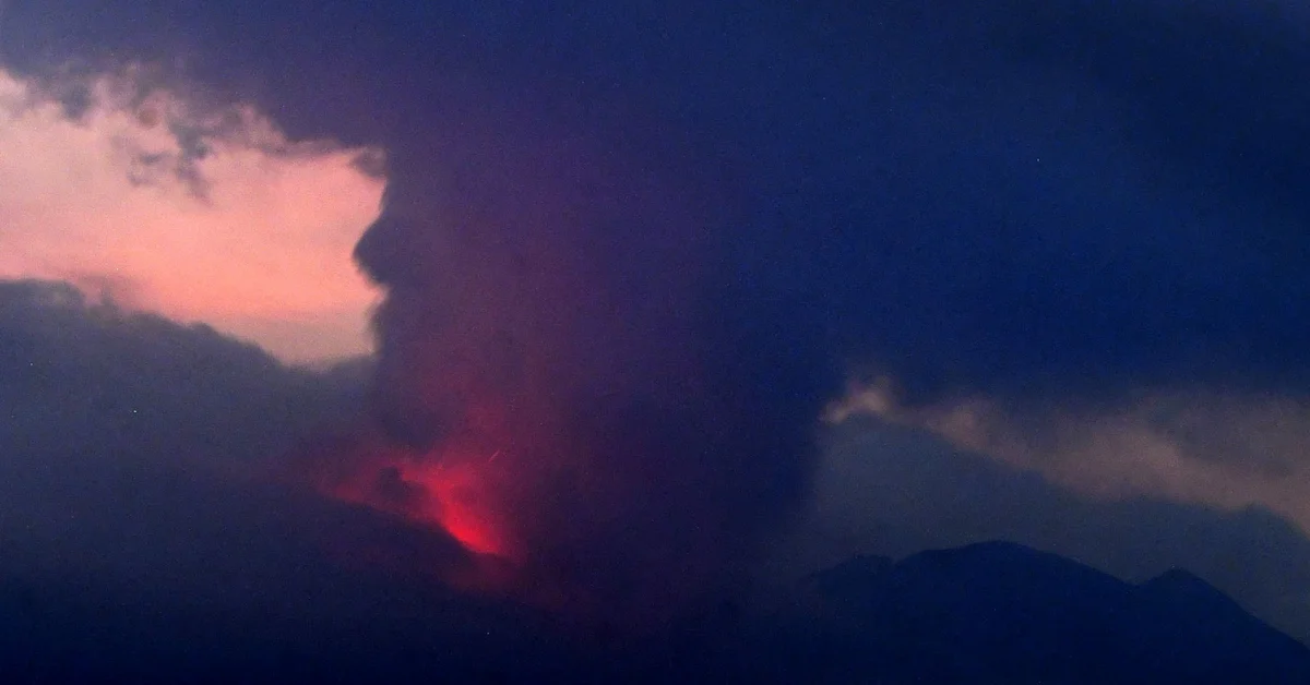 Japan declares high alert for Sakurajima volcano eruption