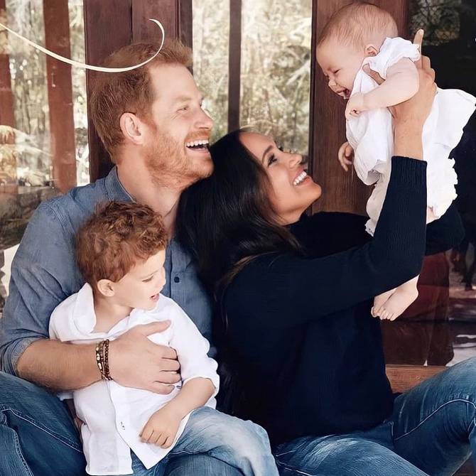 Archie’s first photos: Meghan Markle and Harry’s son celebrate 4th of July in a parade away from the British and carry the American flag |  people |  entertainment