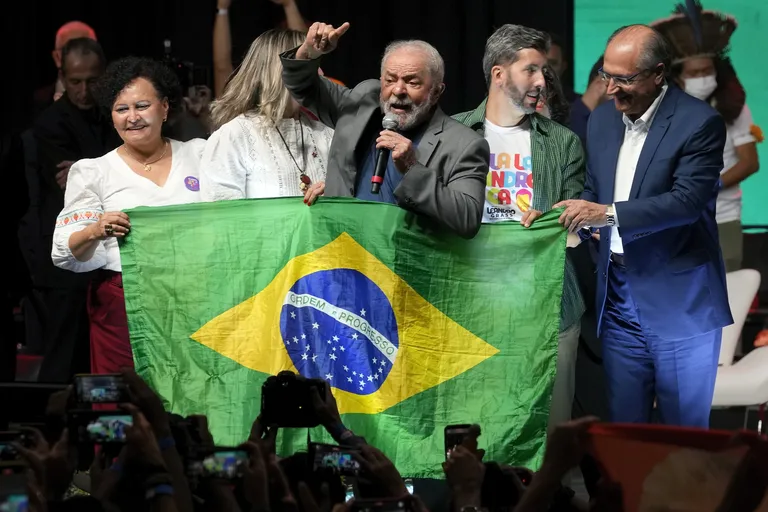 New poll in Brazil: Lula maintains big lead over Bolsonaro in October elections