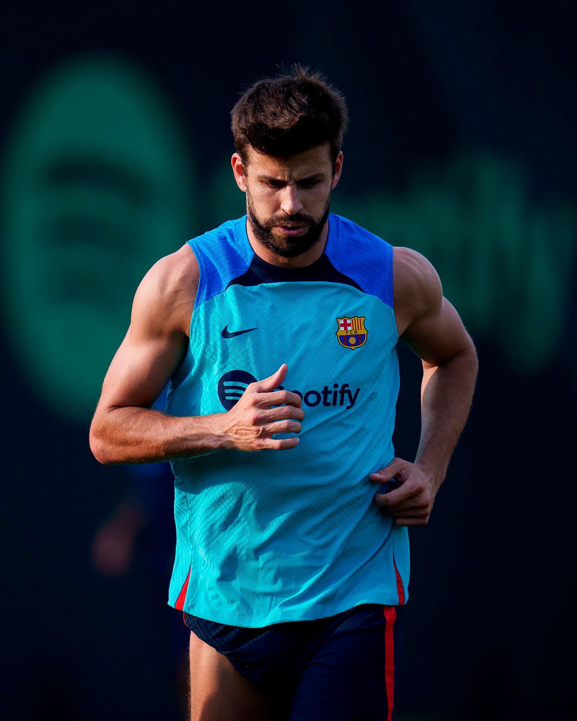 Pique today is the fifth defender of Barcelona (fcbarcelona)
