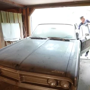 The surprise he found inside a car that had not been washed in 26 years