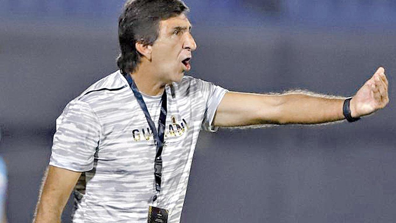 Gustavo Costas faces the challenge in the national team