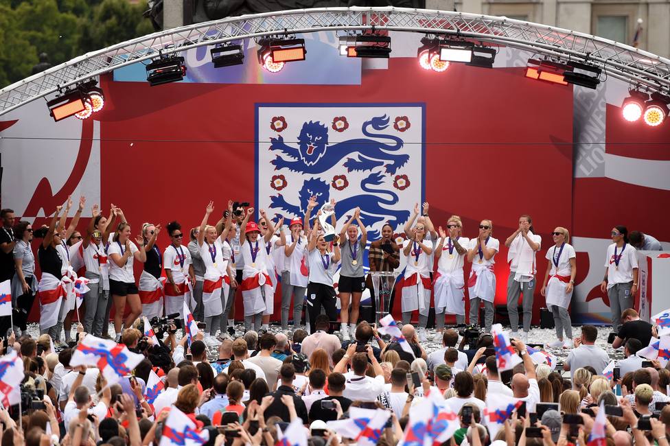 Over 7,000 English fans celebrate the Women’s European Cup with their team – the Women’s European Cup