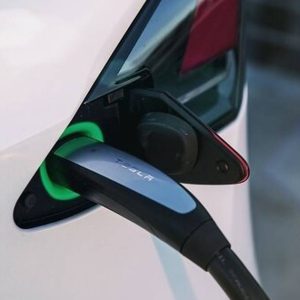 The United States will support the purchase of electric cars for 7,400 euros, but only “Made in the USA”