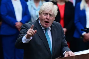 Outgoing British Prime Minister Boris Johnson gives his last speech outside 10 Downing Street, central London, on September 6, 2022, before heading to Balmoral to tender his resignation. 