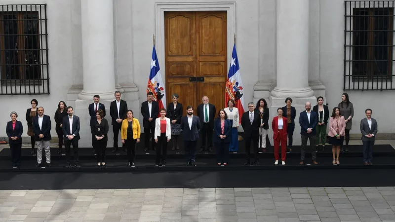 Change of Government in Chile: Adjustments and Controversies in La Moneda