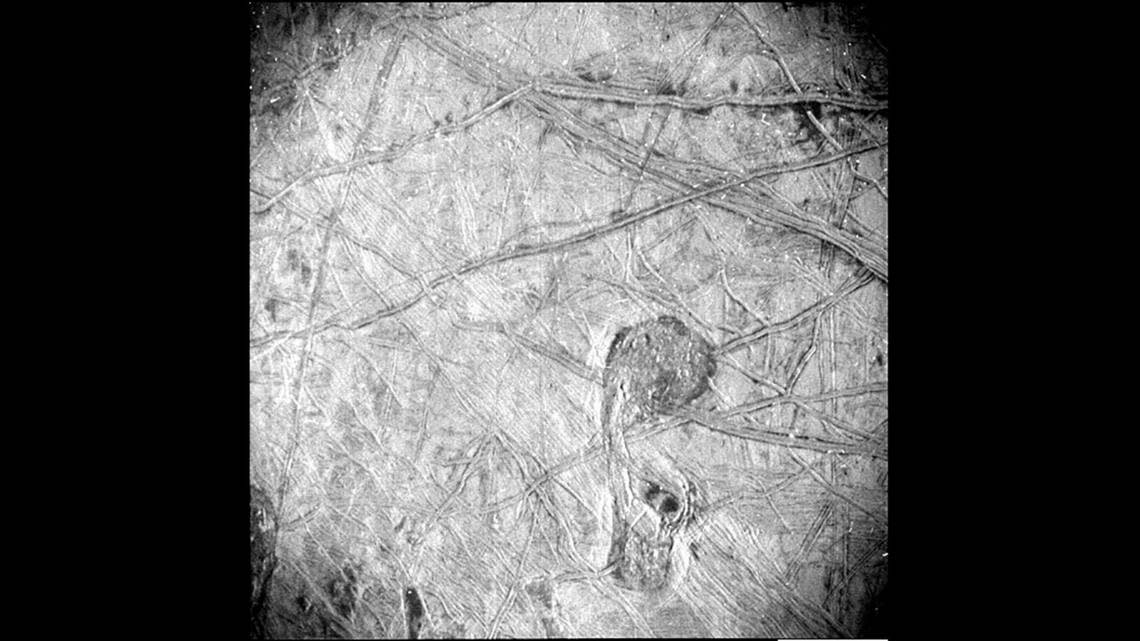 Giant footprints?  Methods?  pentagram?  New images of Europa moon baffle scientists