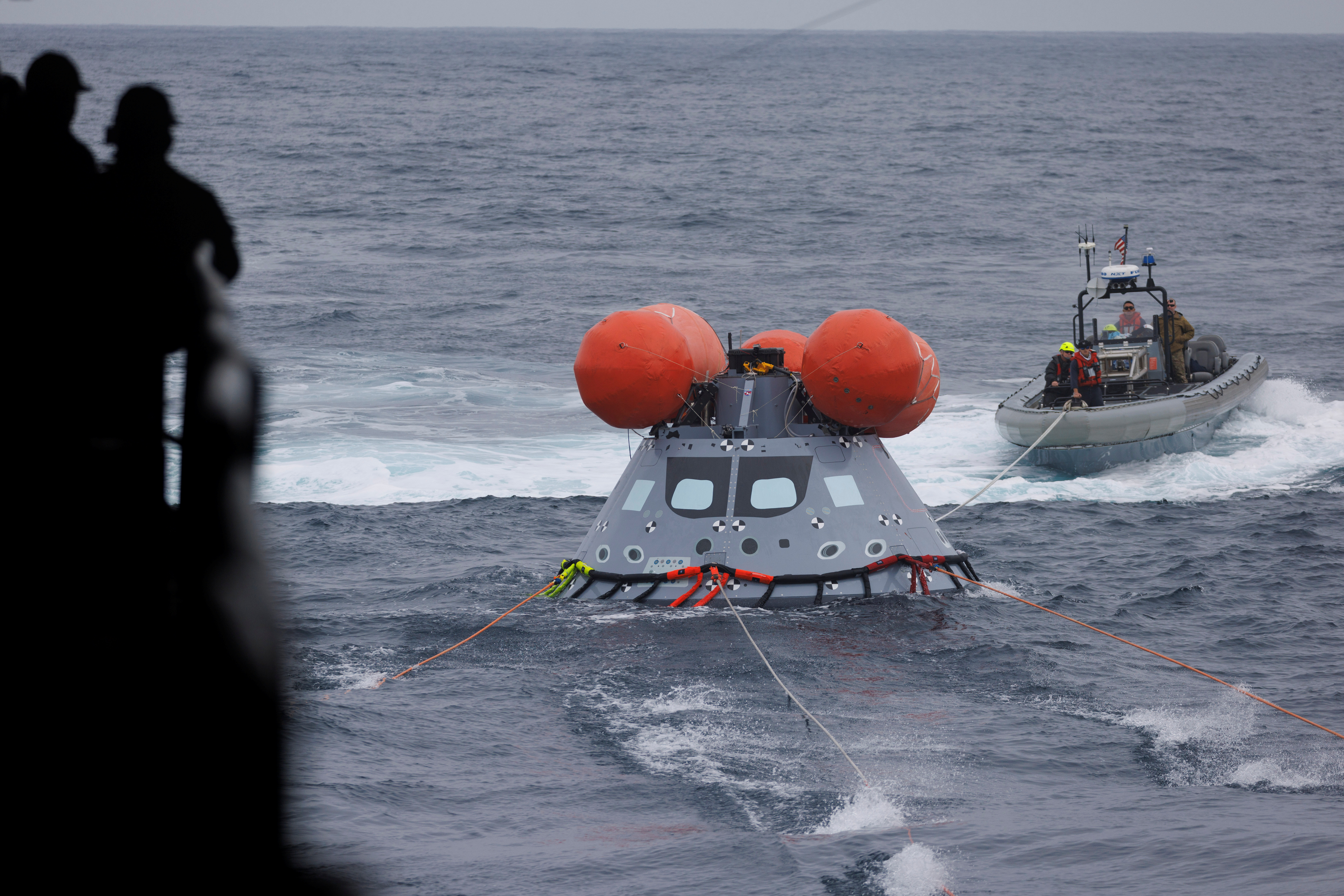 Test at sea using the Orion capsule (Reuters/Mike Blake)